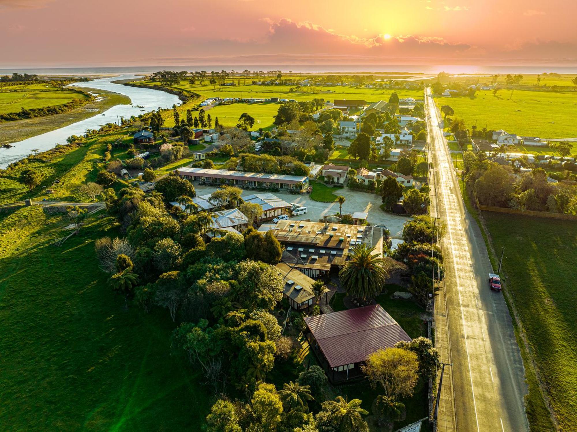 Last Resort Karamea Exterior foto