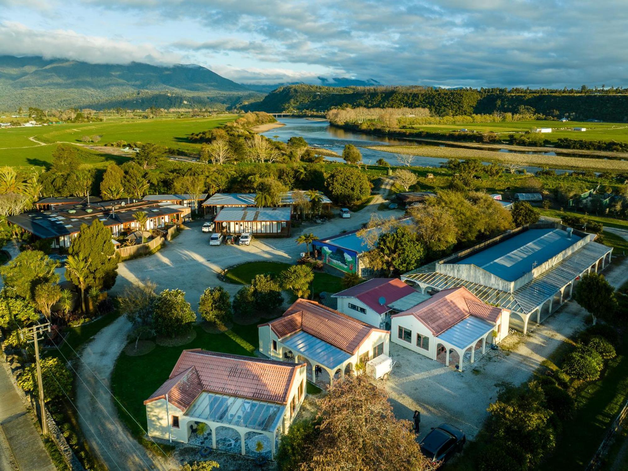 Last Resort Karamea Exterior foto